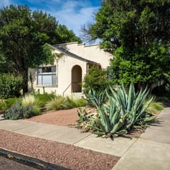 The Lovie House - Historic Retreat