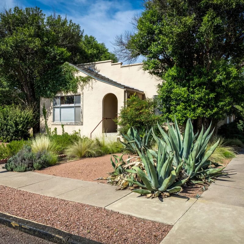 The Lovie House - Historic Retreat